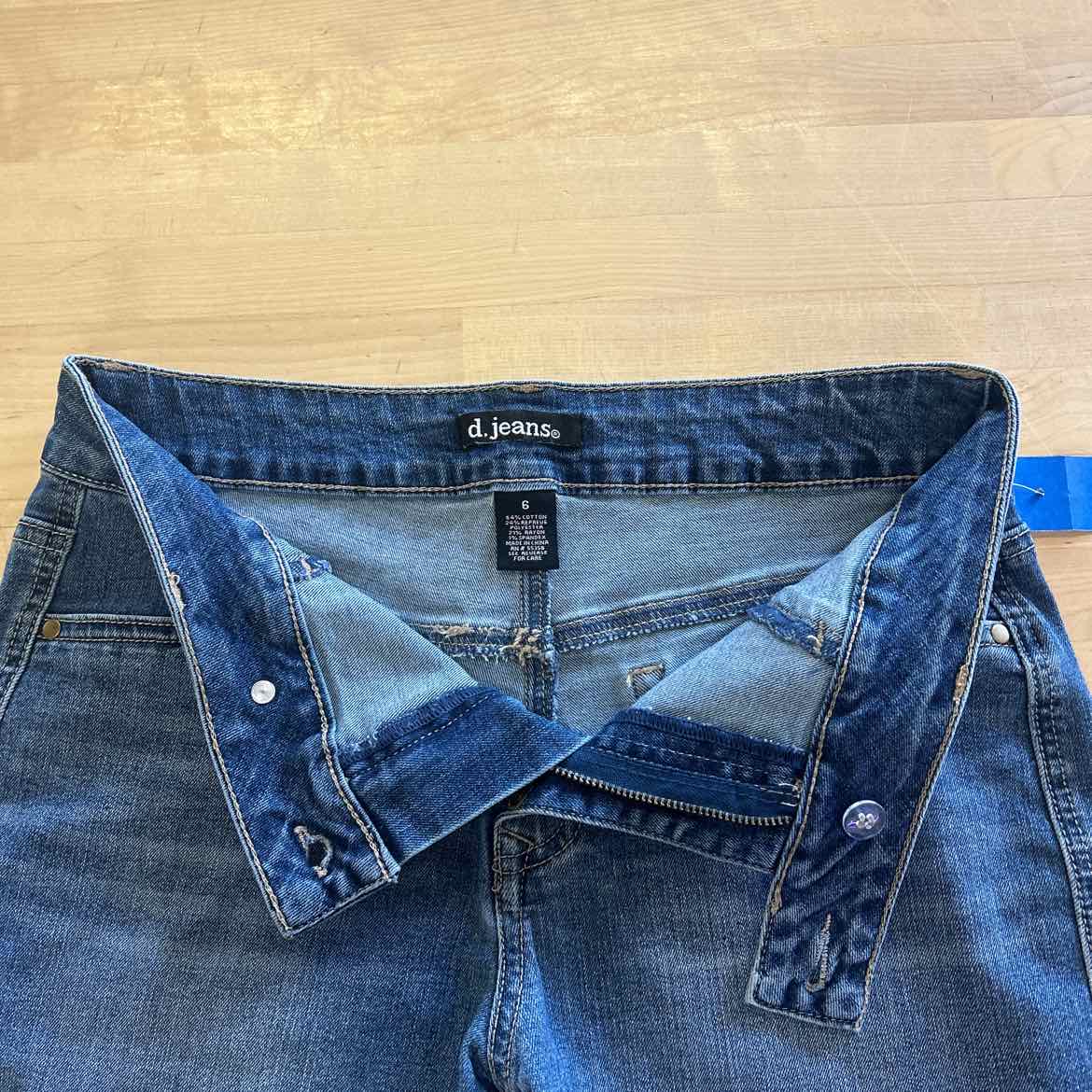 d. jeans Women Size 6 Blue Denim Preloved Shorts