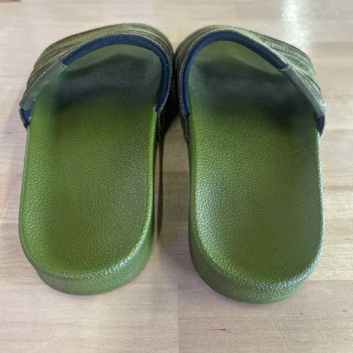 Adidas Size 5 Green Preloved Slides