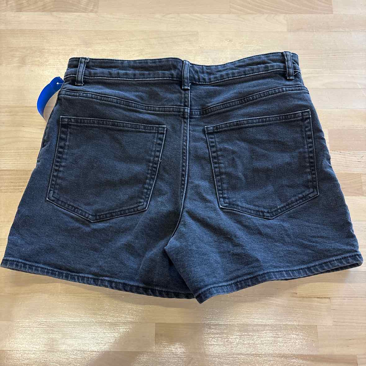 H&M Size 8 Black Shorts