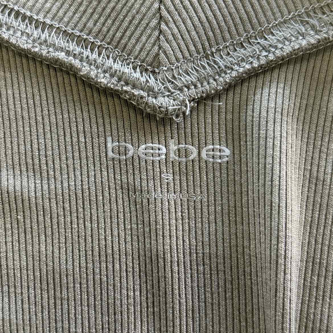 Bebe Size S Green Rhinestone Preloved T-Shirt SS
