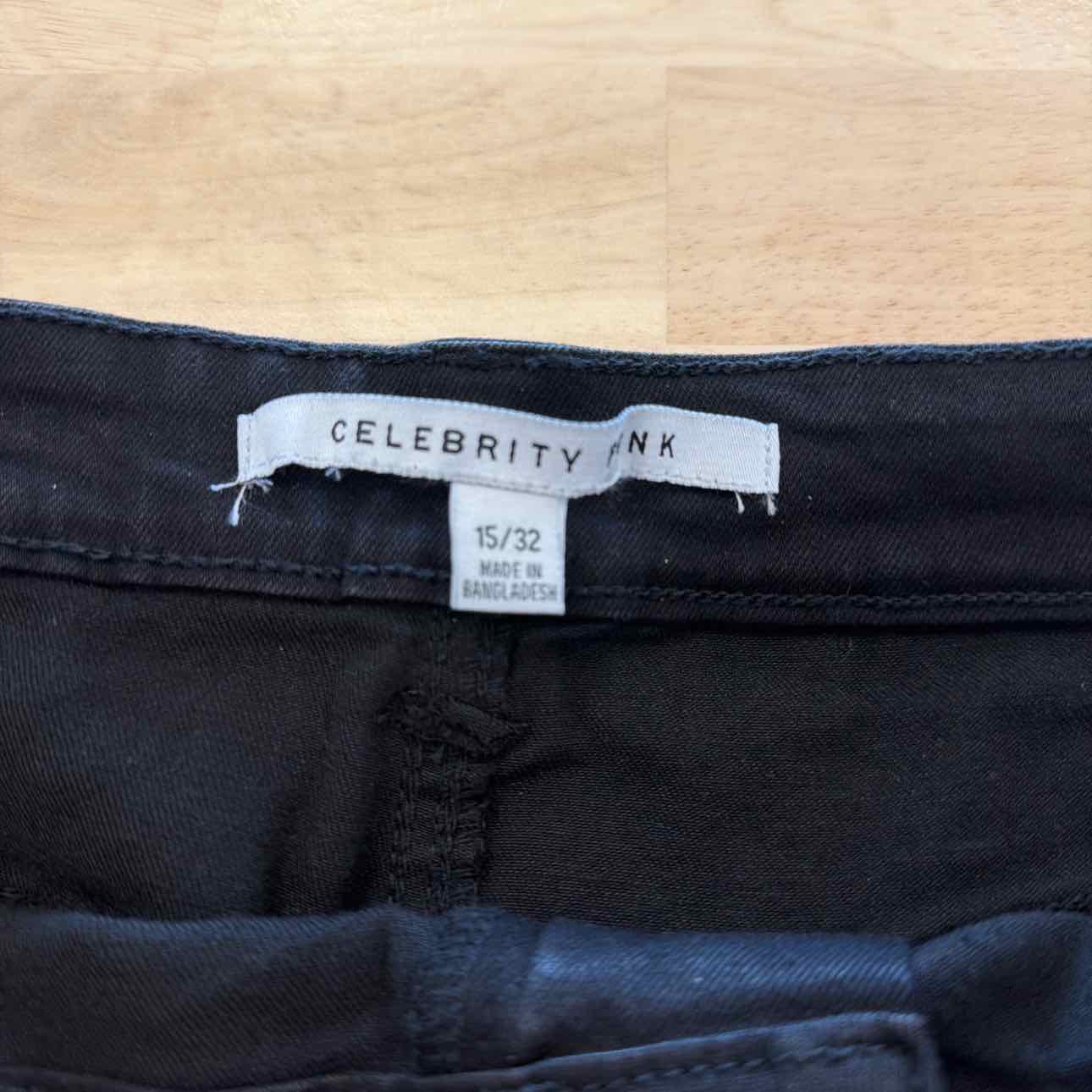 Celebrity pink Women Size 15 Black New Shorts