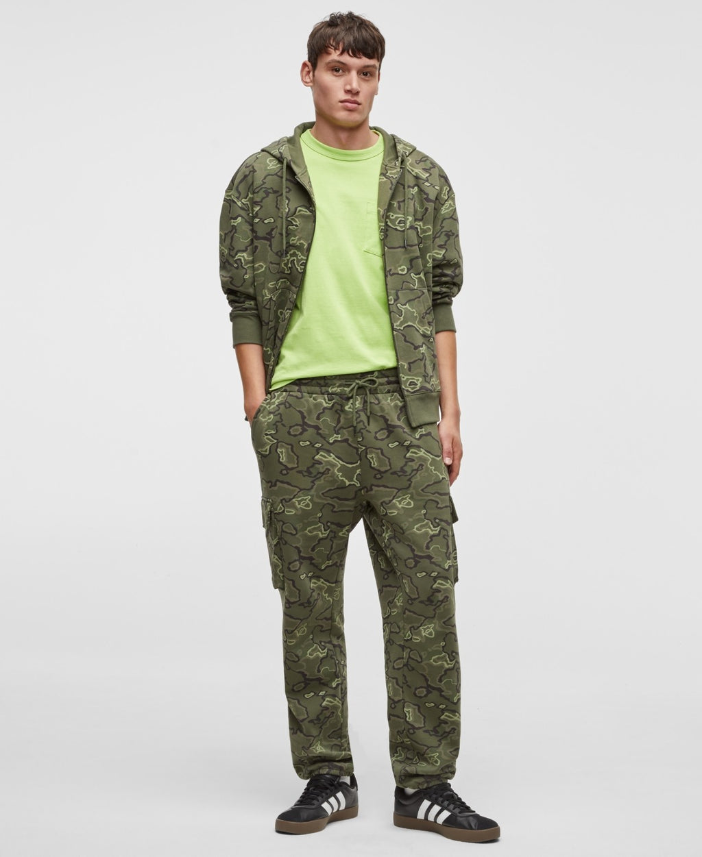 Mode of One Men's Regular-Fit Camo Cargo Jogger Pants - Bleeker Camo - XXL