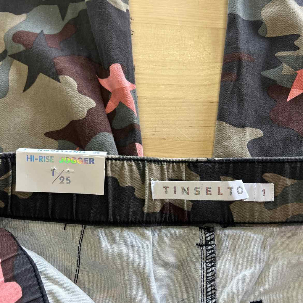Tinseltown Juniors' Utility Cargo Jogger Pants - Star Camo