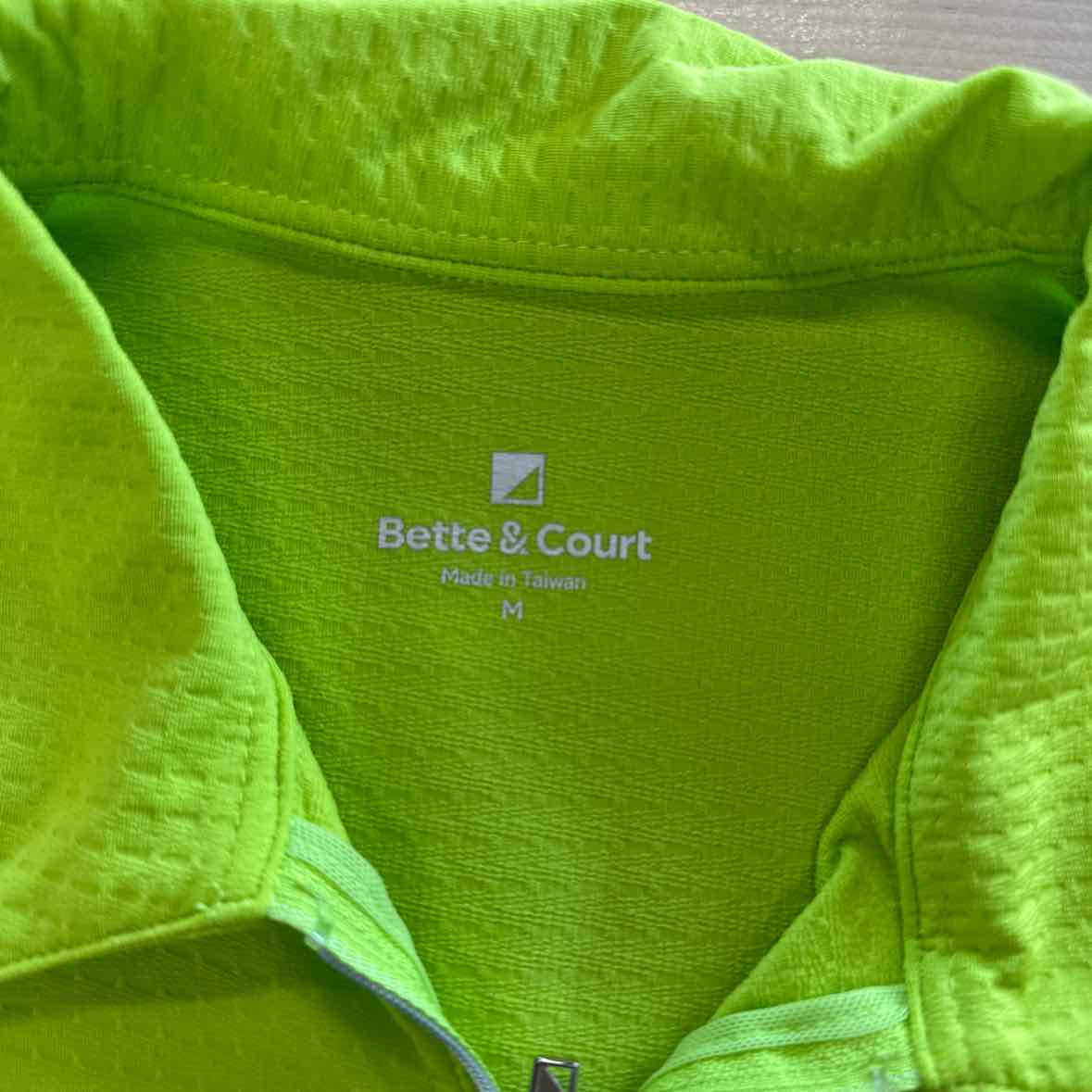 Bette & Court Size M Green Polo