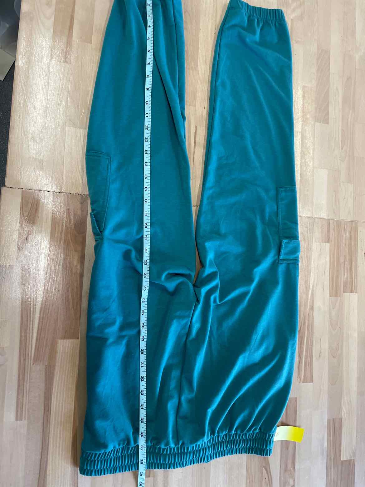 R.Sohia Size L Green Pants
