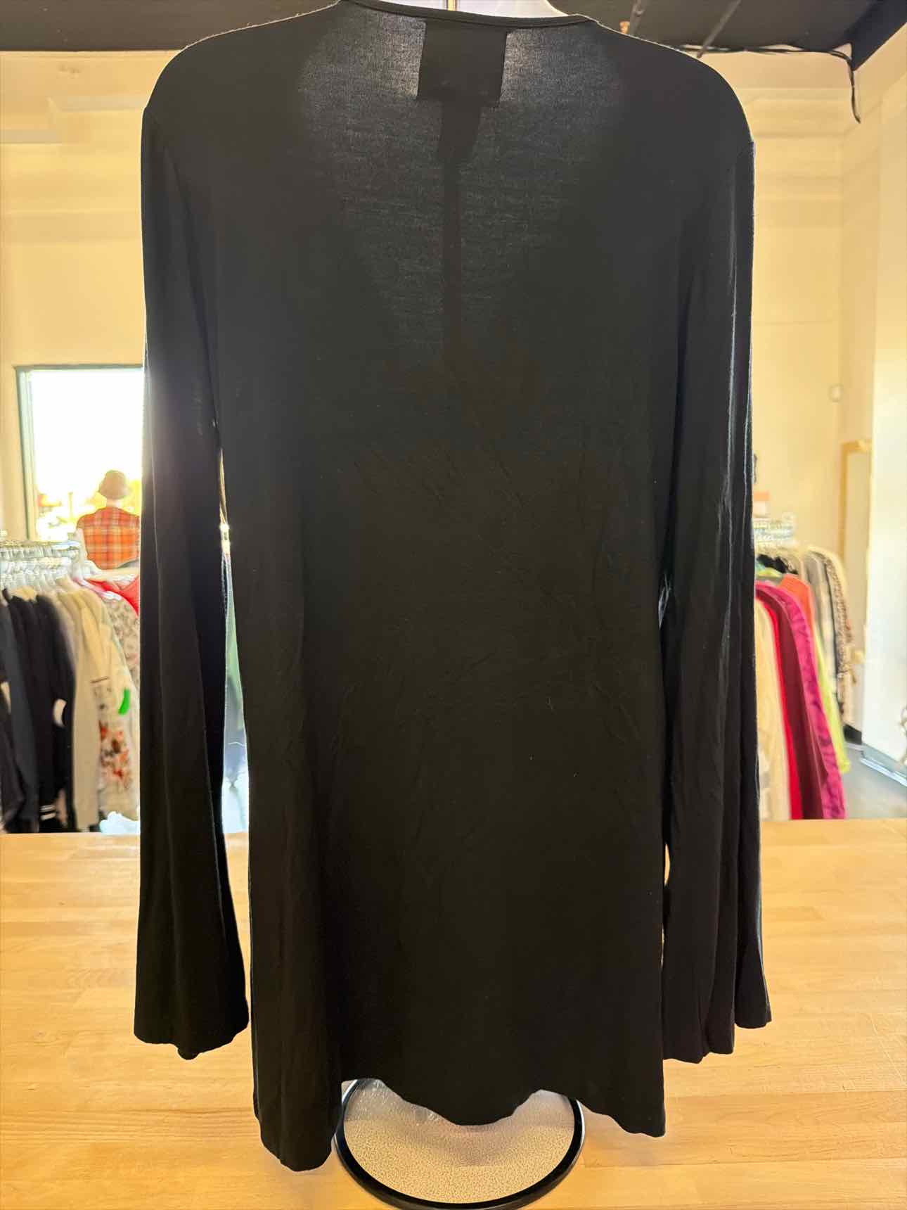even Design History Size L Black Blouse