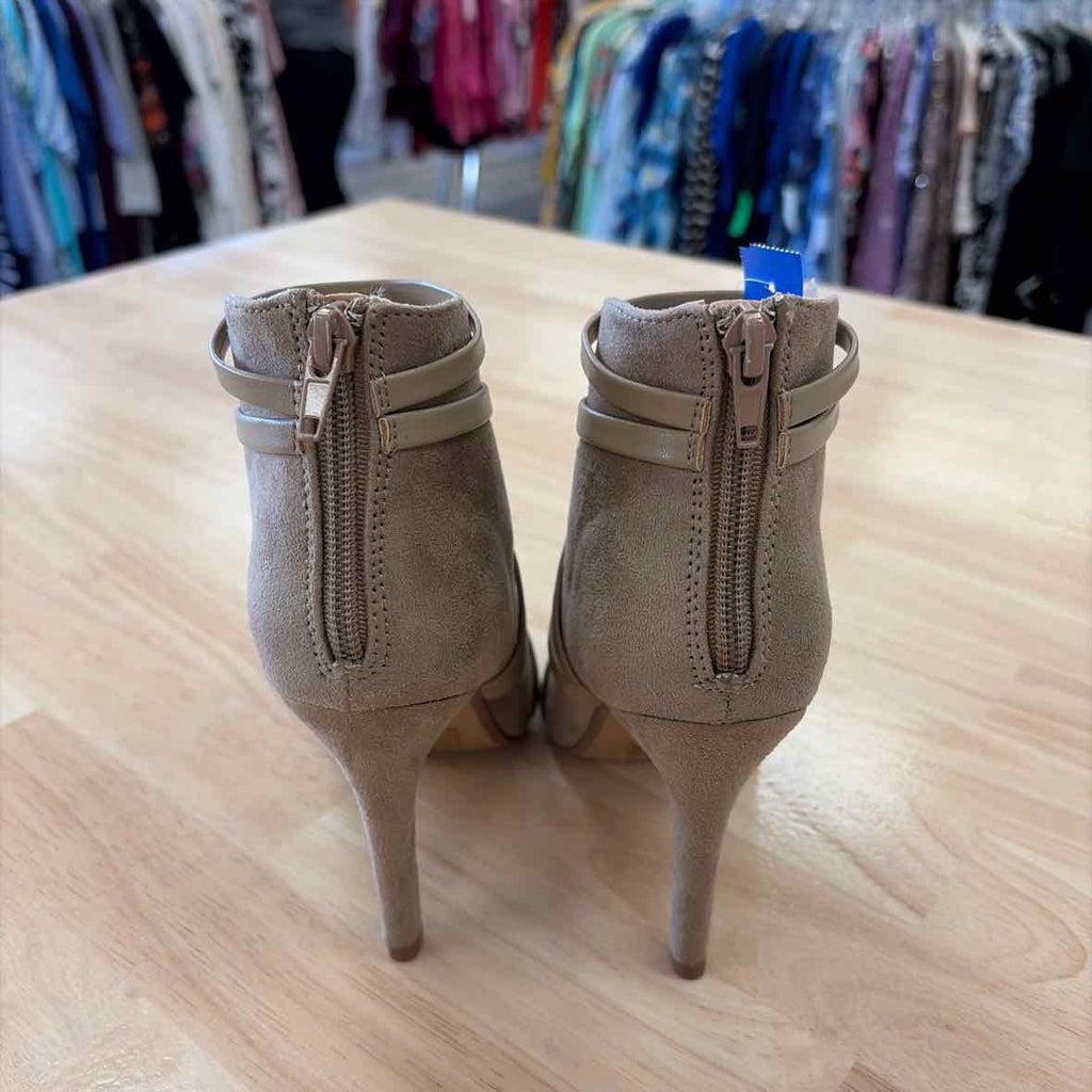 Journee Collection Women's Samara Bootie