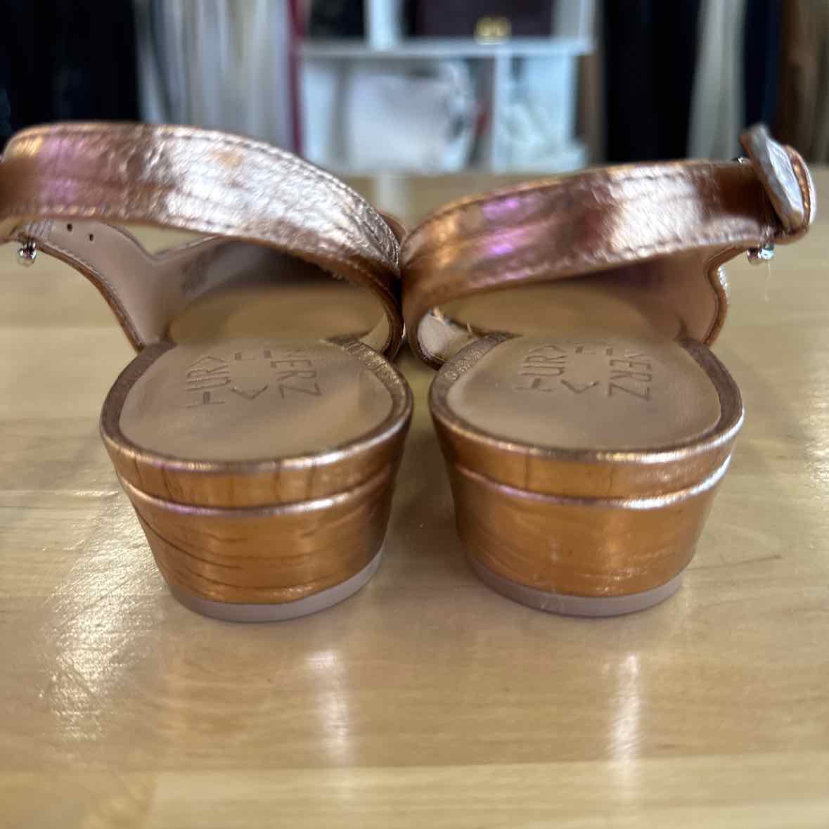 Naturalizer Size 5 Copper Preloved Slingbacks
