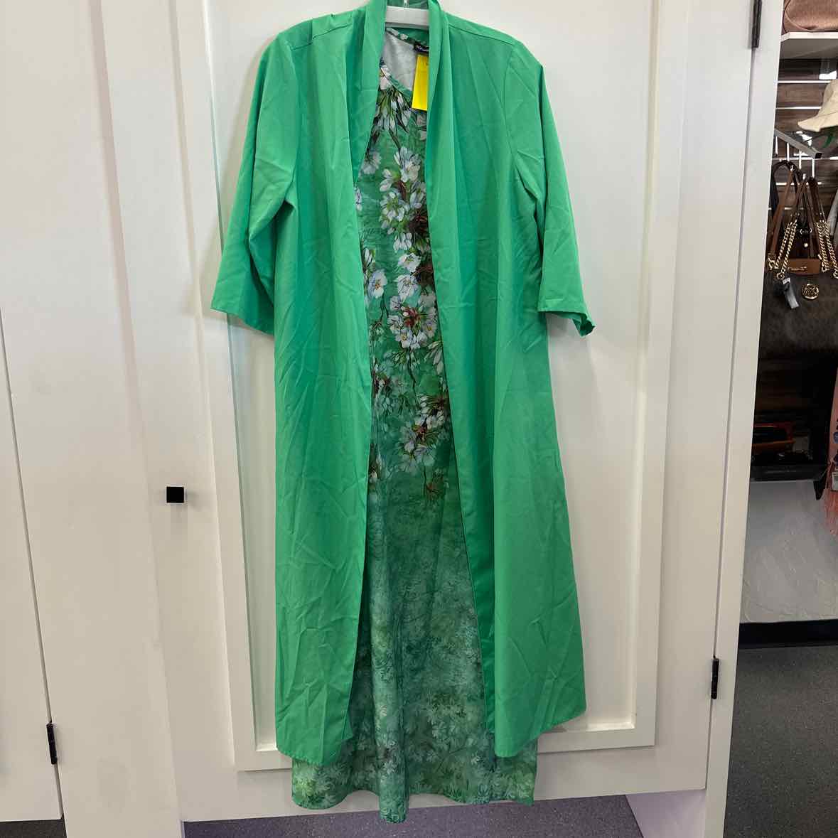 Noracora Size M Green Dress