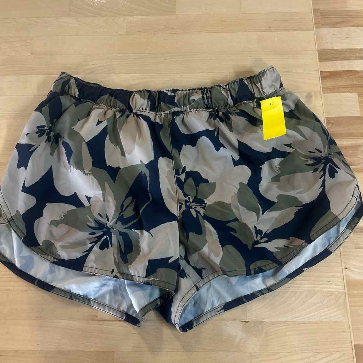 Old Navy Size S Green Preloved Athletic Shorts