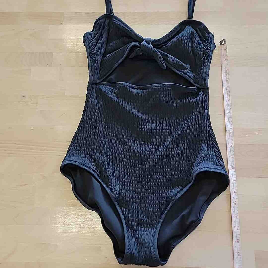 Vince Camuto Size 12 Black Swimsuit