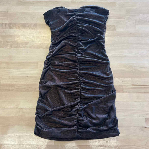 2B Bebe Size M Black & Gold Dress