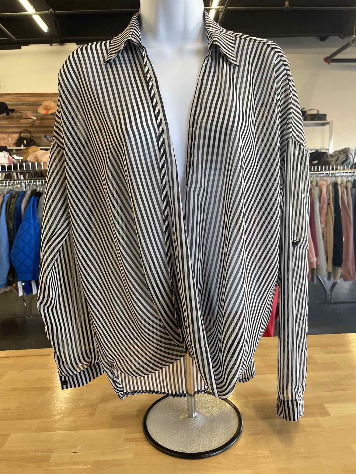 Forever 21 Size M Black/White Blouse