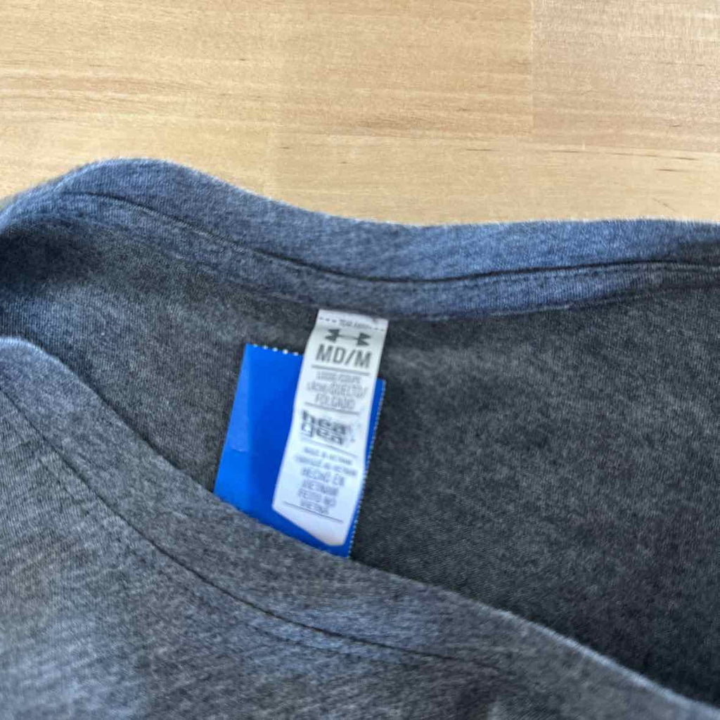 Under Armour Size M Gray T-shirt