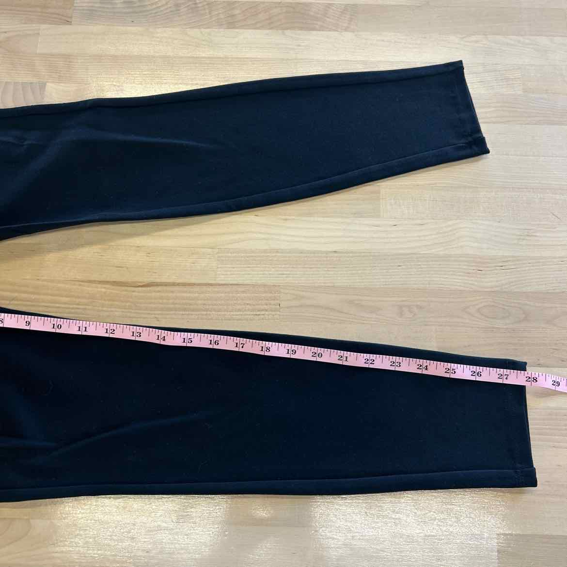 Sapphire Red Size M Black Pants