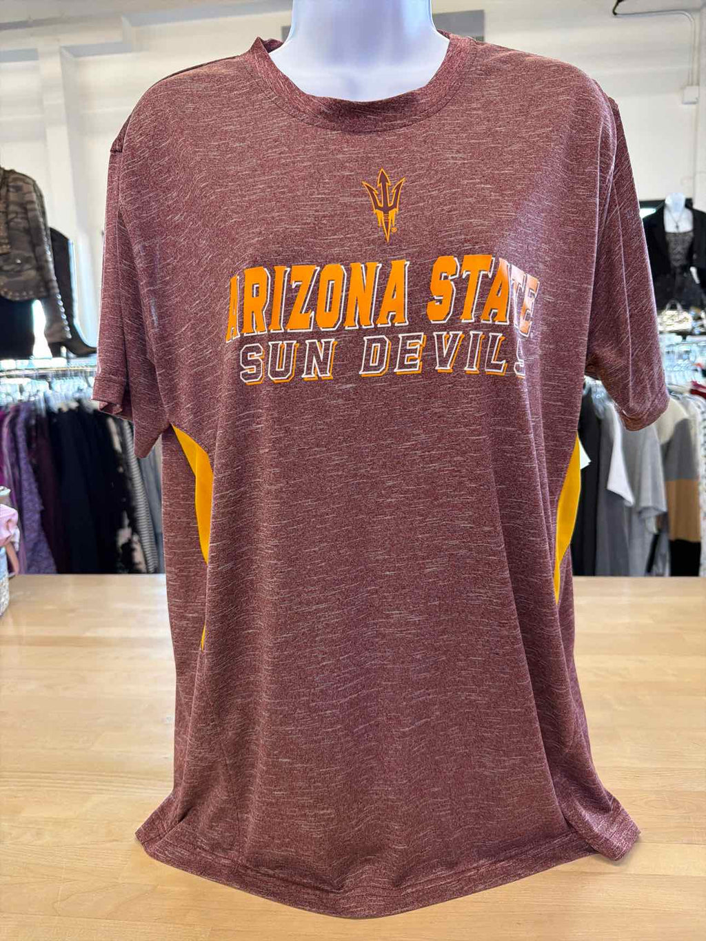 Champion Size L Red T-shirt