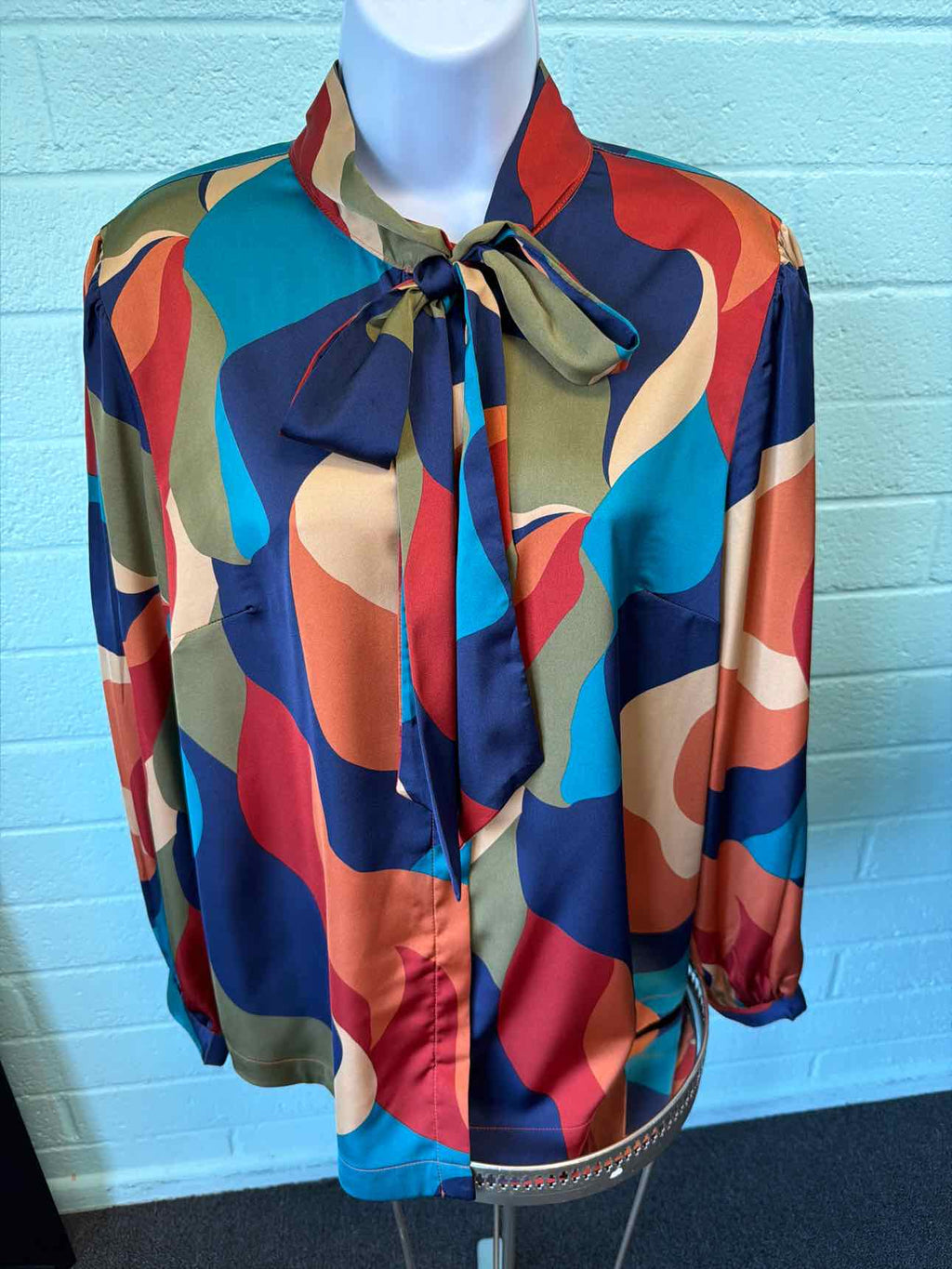 Studio Park Size M Red Yellow Leah Williams Tie Neck Blouse