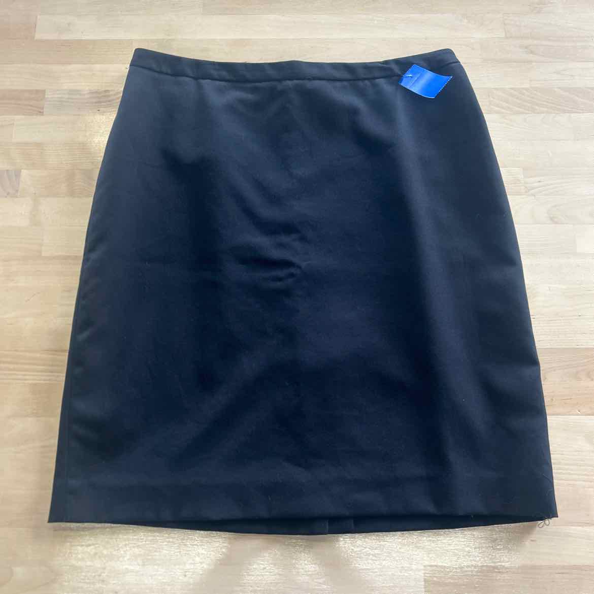 Anne Klein Size 10 Black Skirt