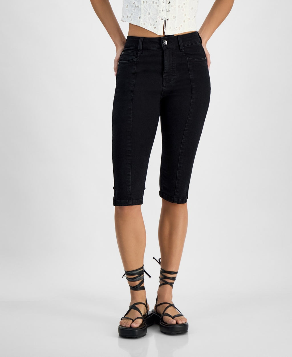 Dollhouse Juniors' Seam Front High-Rise Capri Jeans - Pure Black