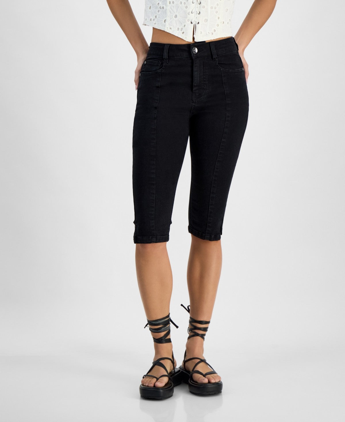Dollhouse Juniors' Seam Front High-Rise Capri Jeans - Pure Black