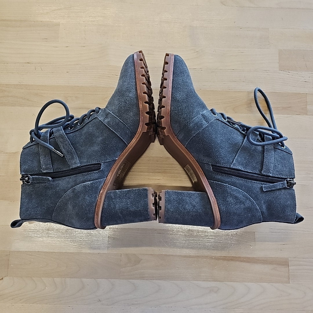 White House Black Market Size 8 Gray Preloved Boots