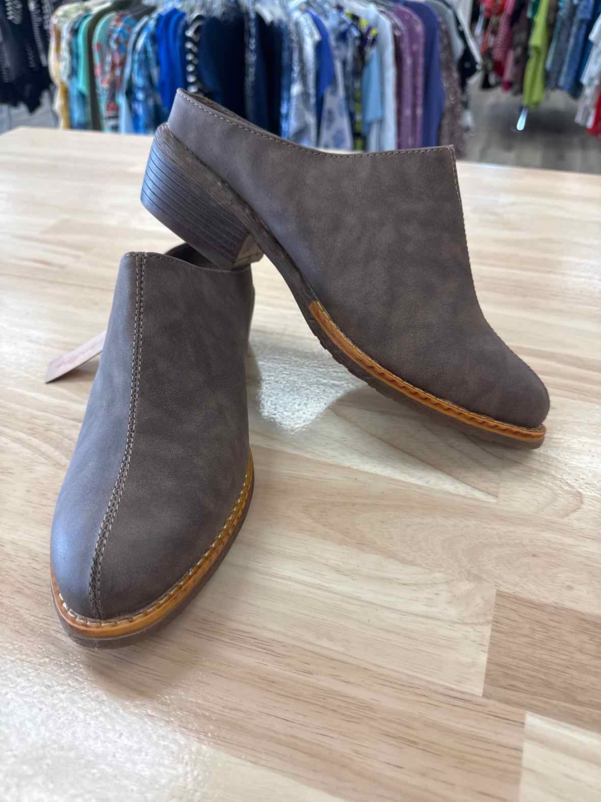 American Rag Size 10 Brown New Mules