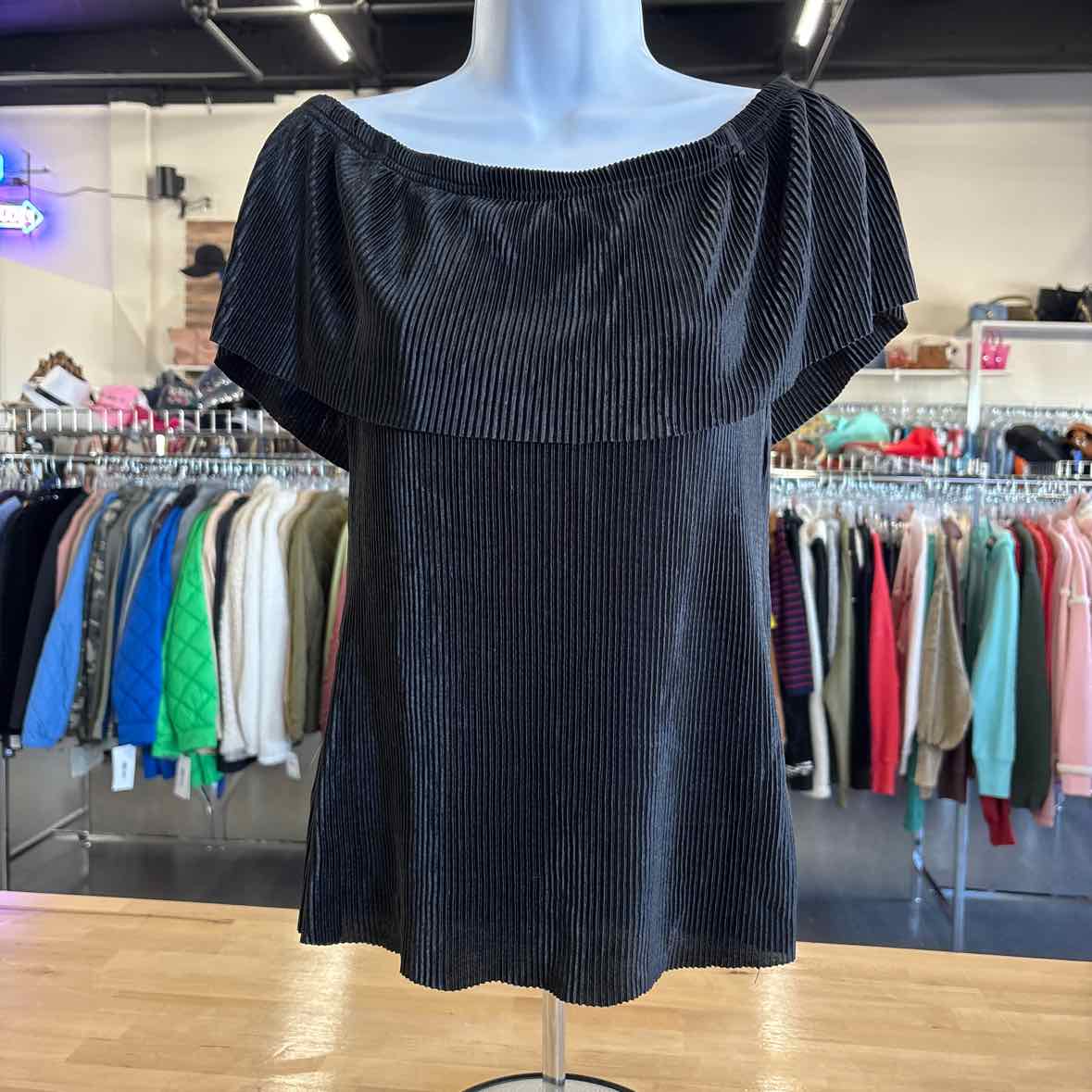 a.n.a Size XS Black Blouse