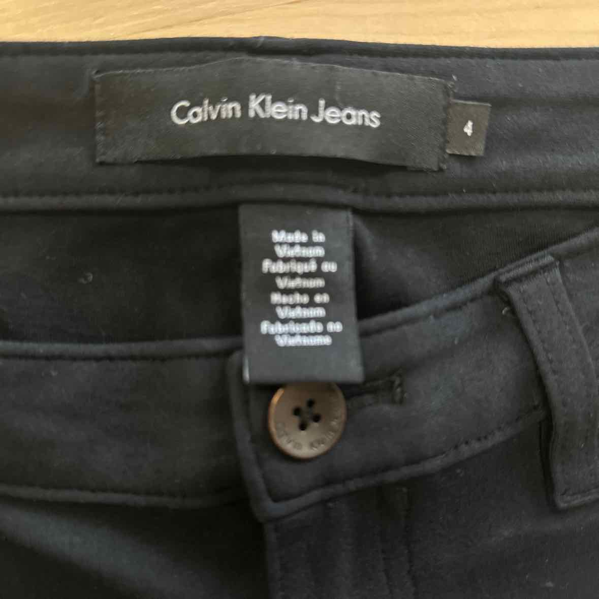 Calvin Klein Size 4 Black Pants