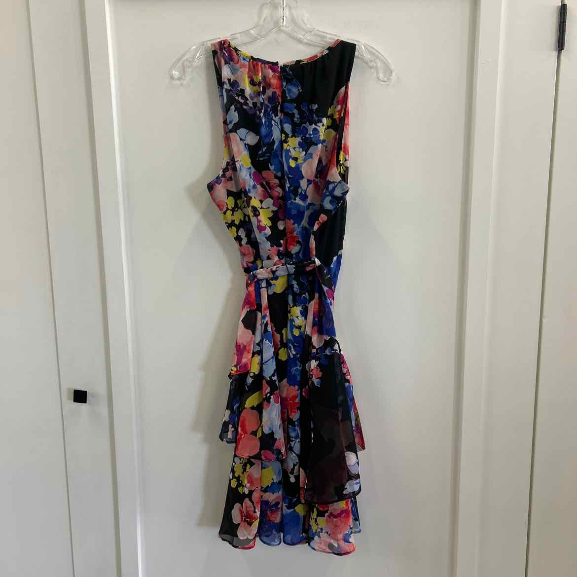 Tahari Size 14 Black & Mult Colors Preloved Dress