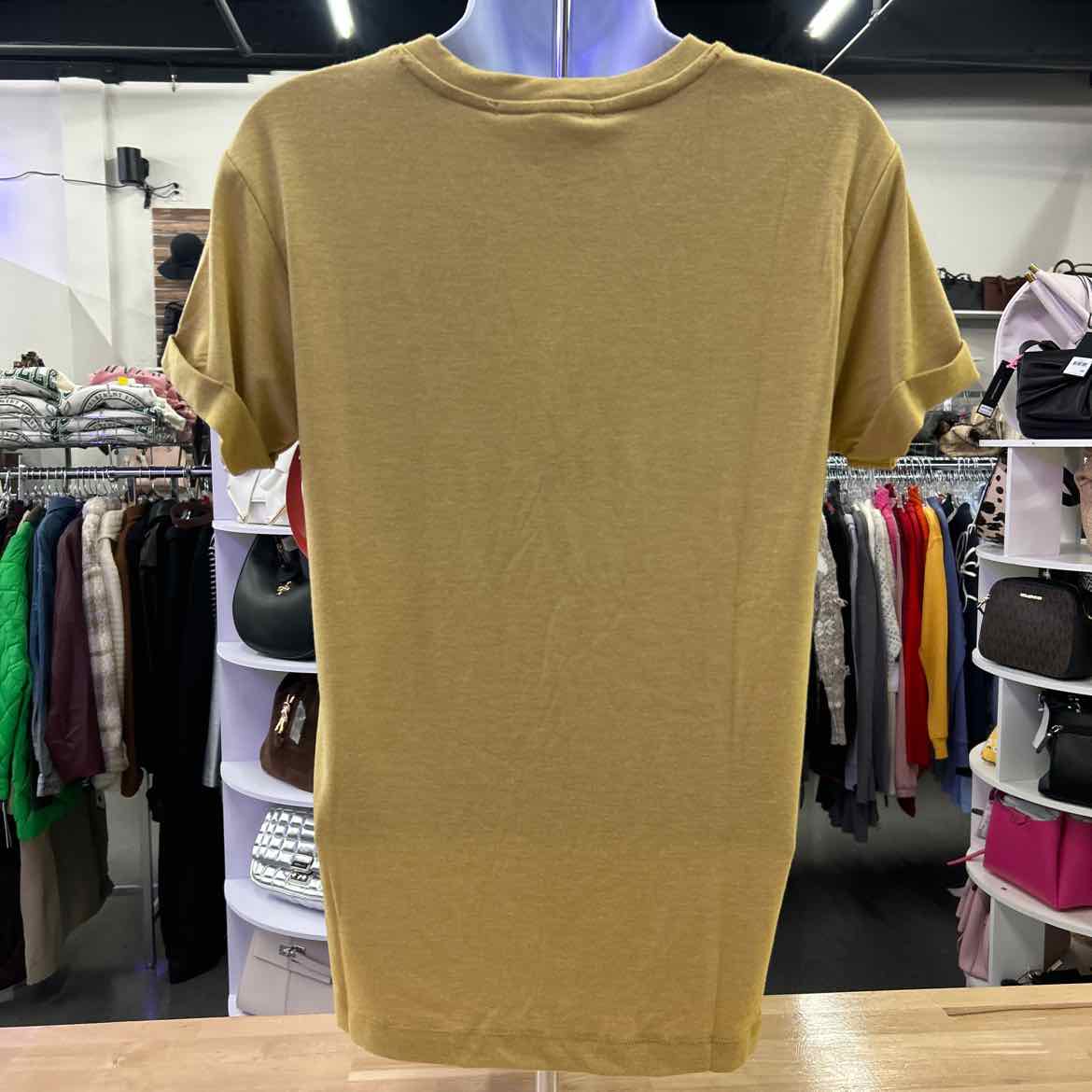 Pink Rose Juniors' Pink Rose Crewneck Pocket Tee - Mustard