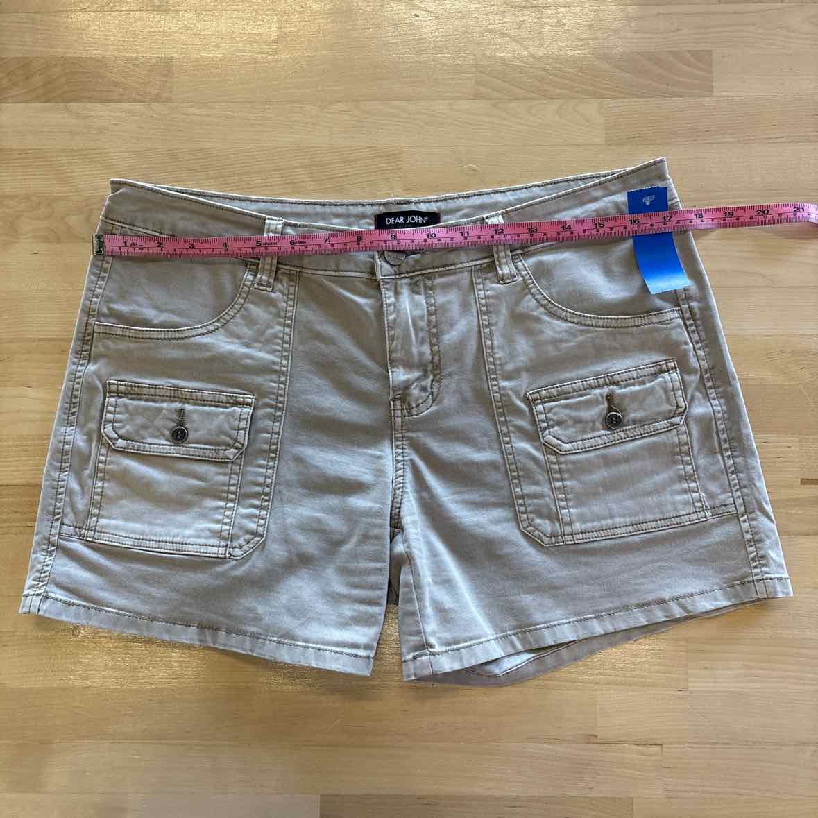 dear john Size 28 Tan Shorts