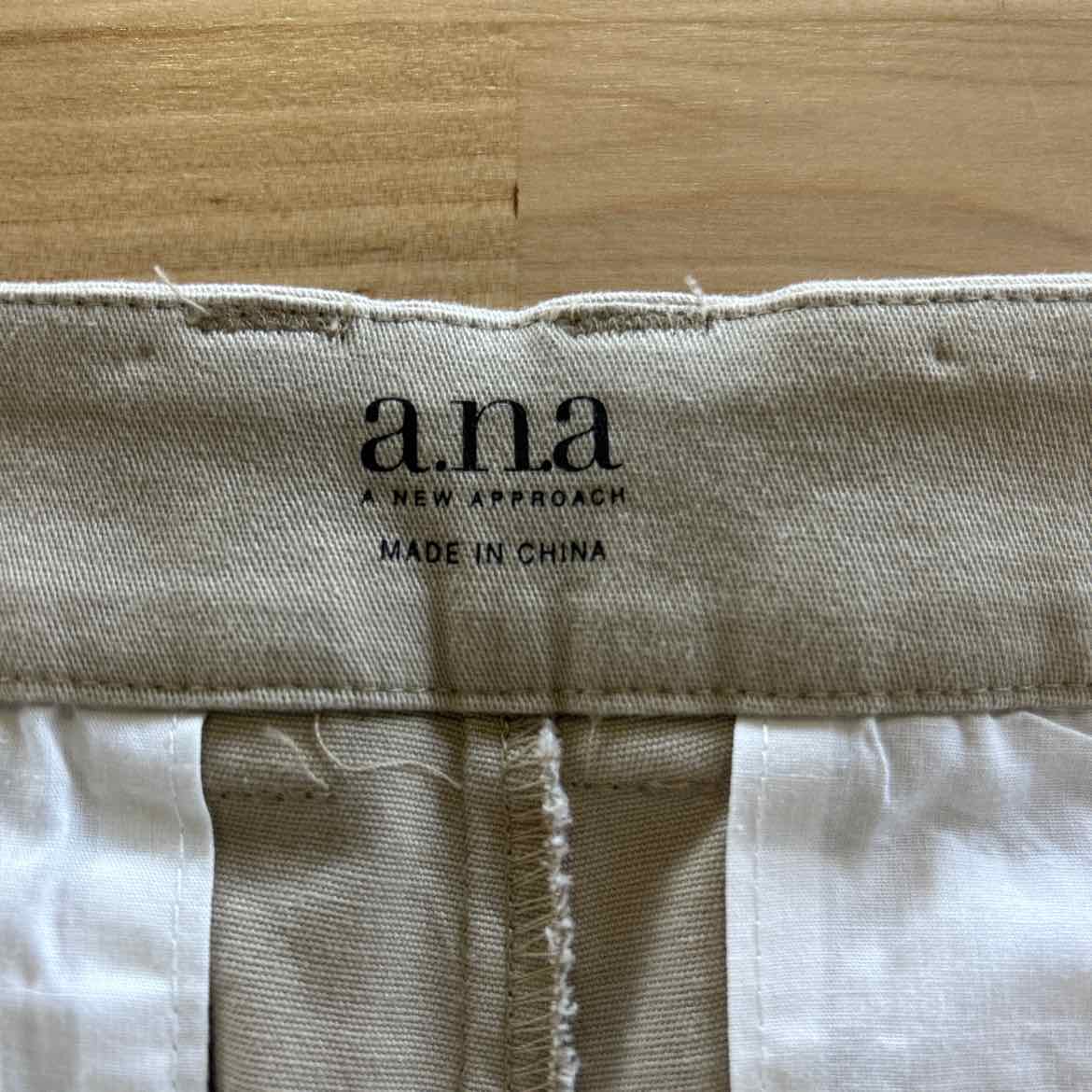 A New Approach Size 6 Tan Shorts