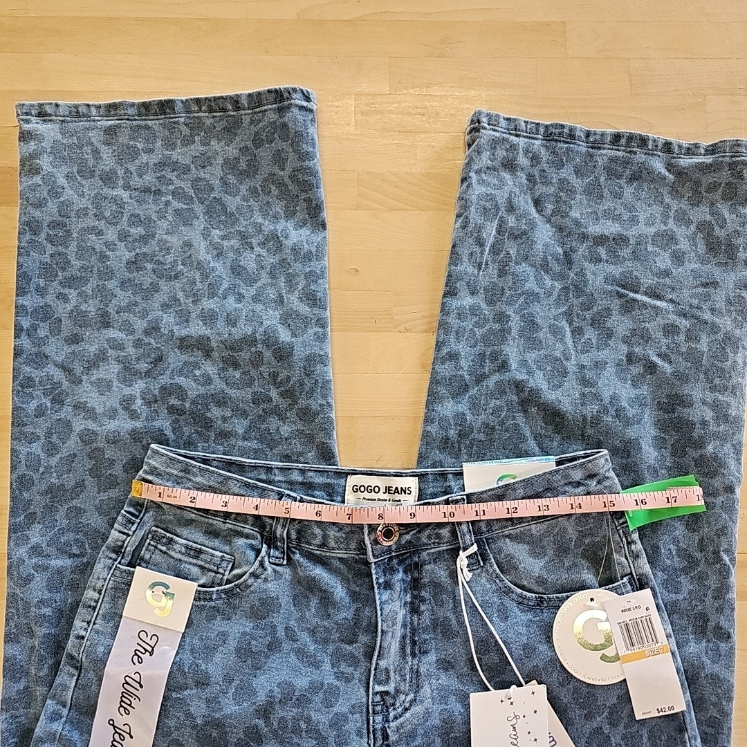 Juniors' Tonal Leopard-Print Wide-Leg Jeans - Medium Wash - 7