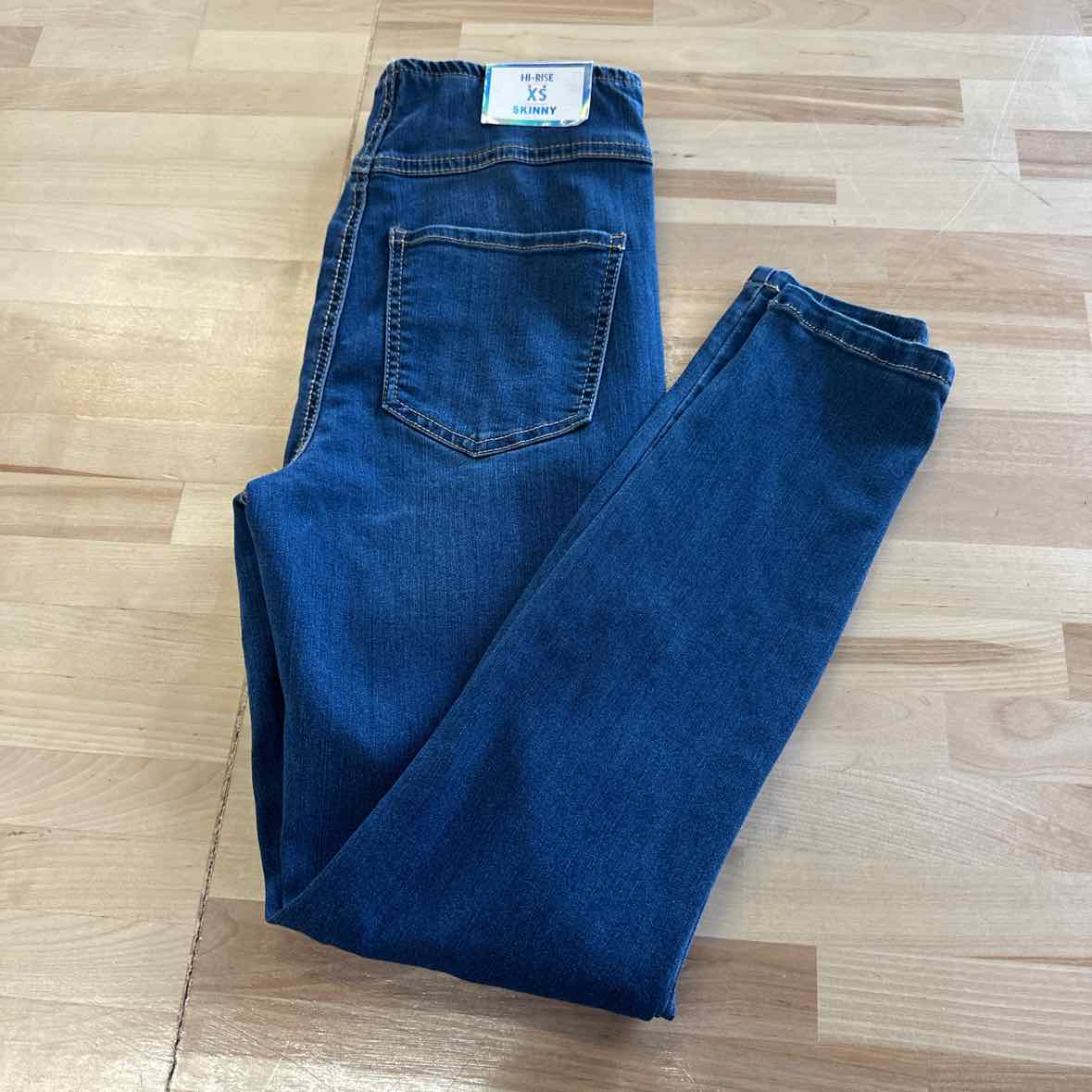 TINSELTOWN Size XS High-Rise Pull-on Skinny Jeans - Regal Wash