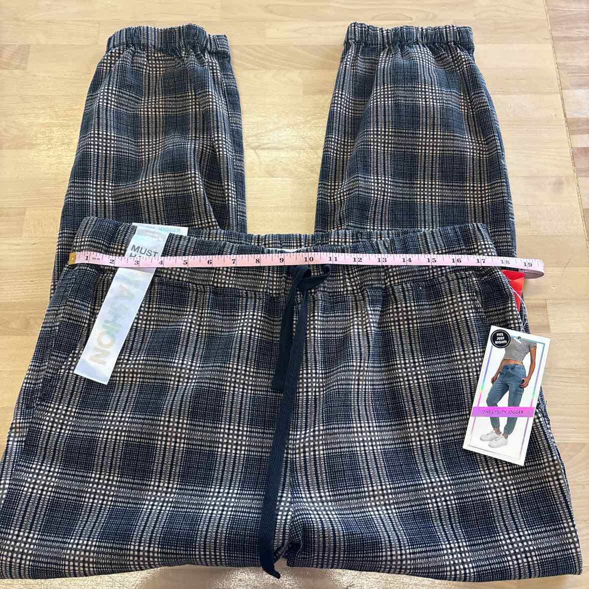 TINSELTOWN Size XL Black Pants