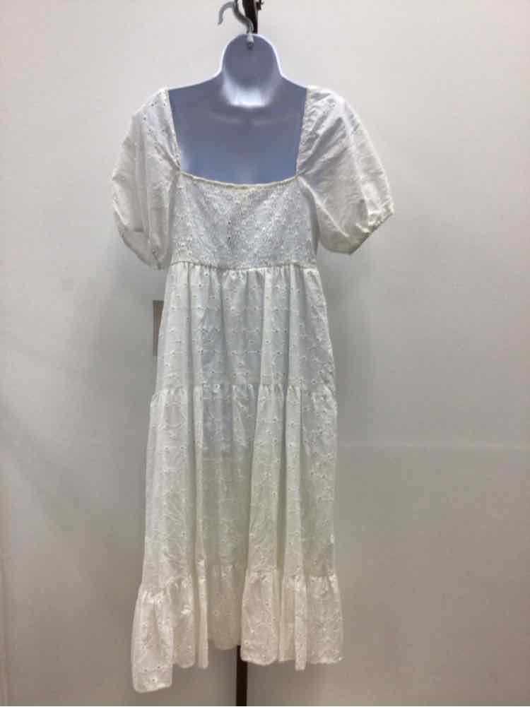 kingston grey Size L White New Dress