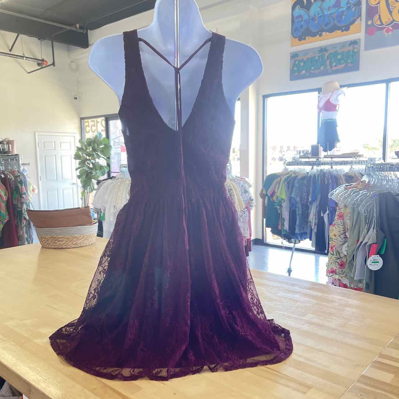 Hollister Size M Burgandy Preloved Mini Dress