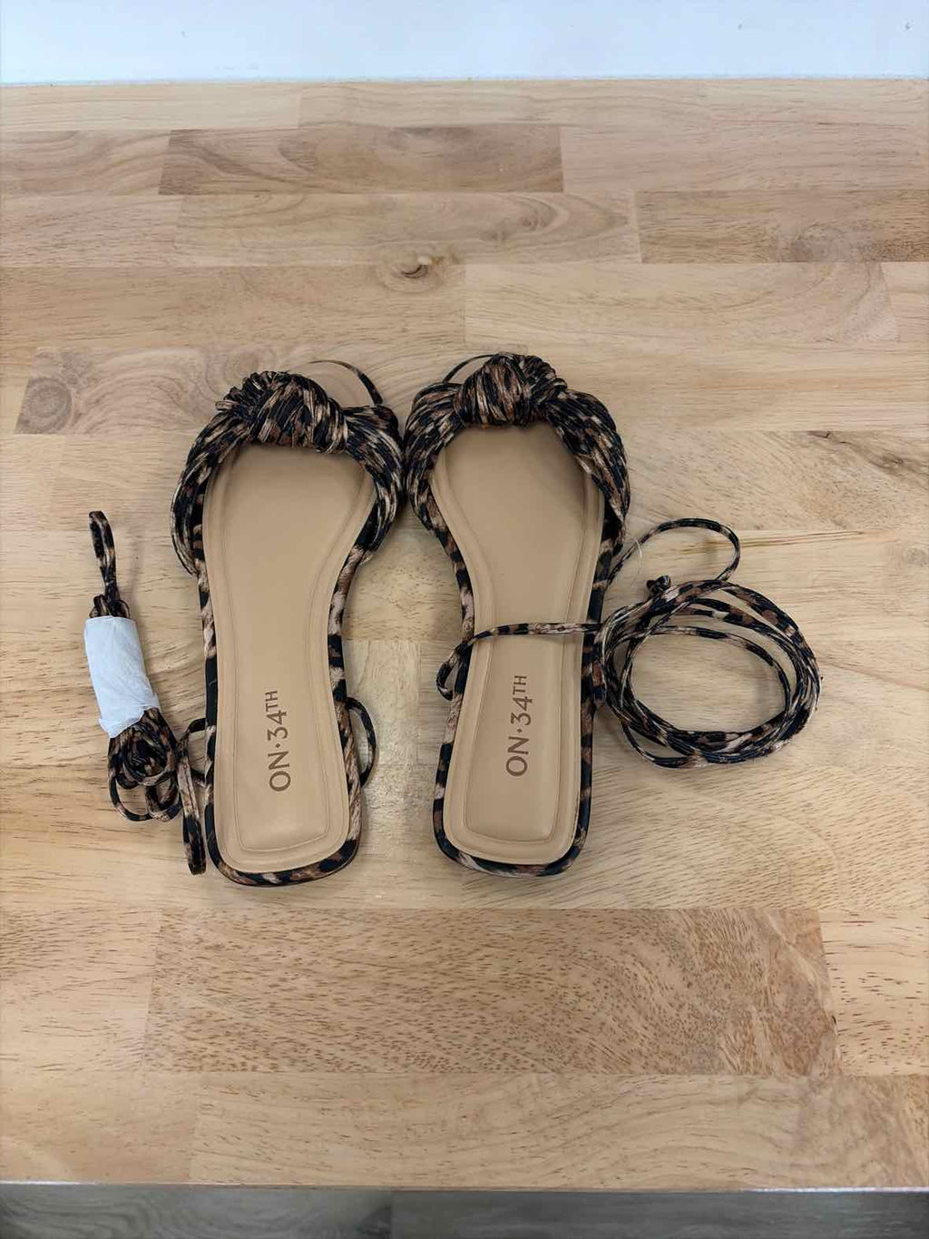 On 34th Size 6 On 34th Women's Jenniee Knot Flat Sandals