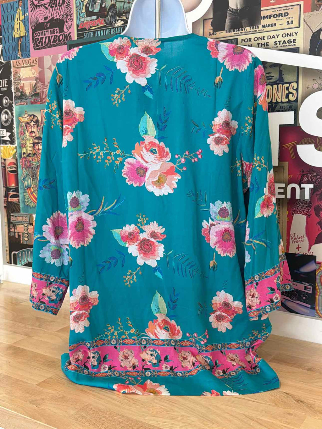 Tolani Size M teal & pink Shirt
