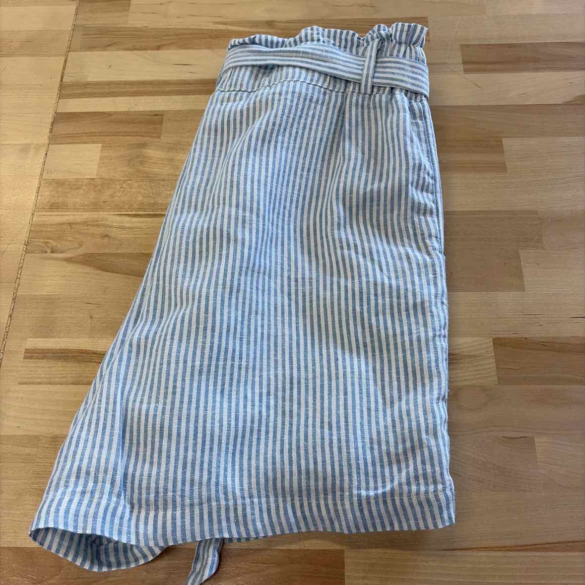 Draper James Size M Blue & White Used Shorts
