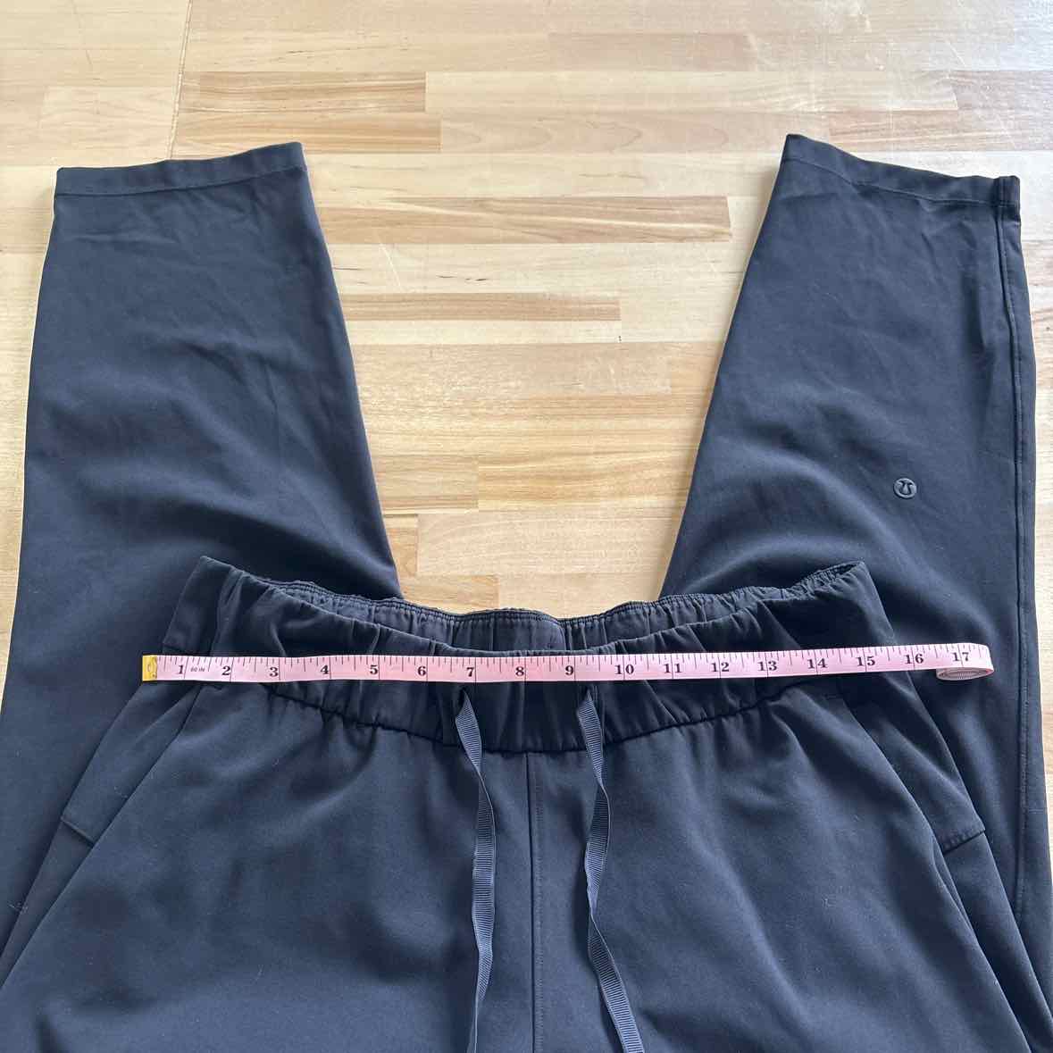 LuluLemon Size 8 Black Athletic Pants