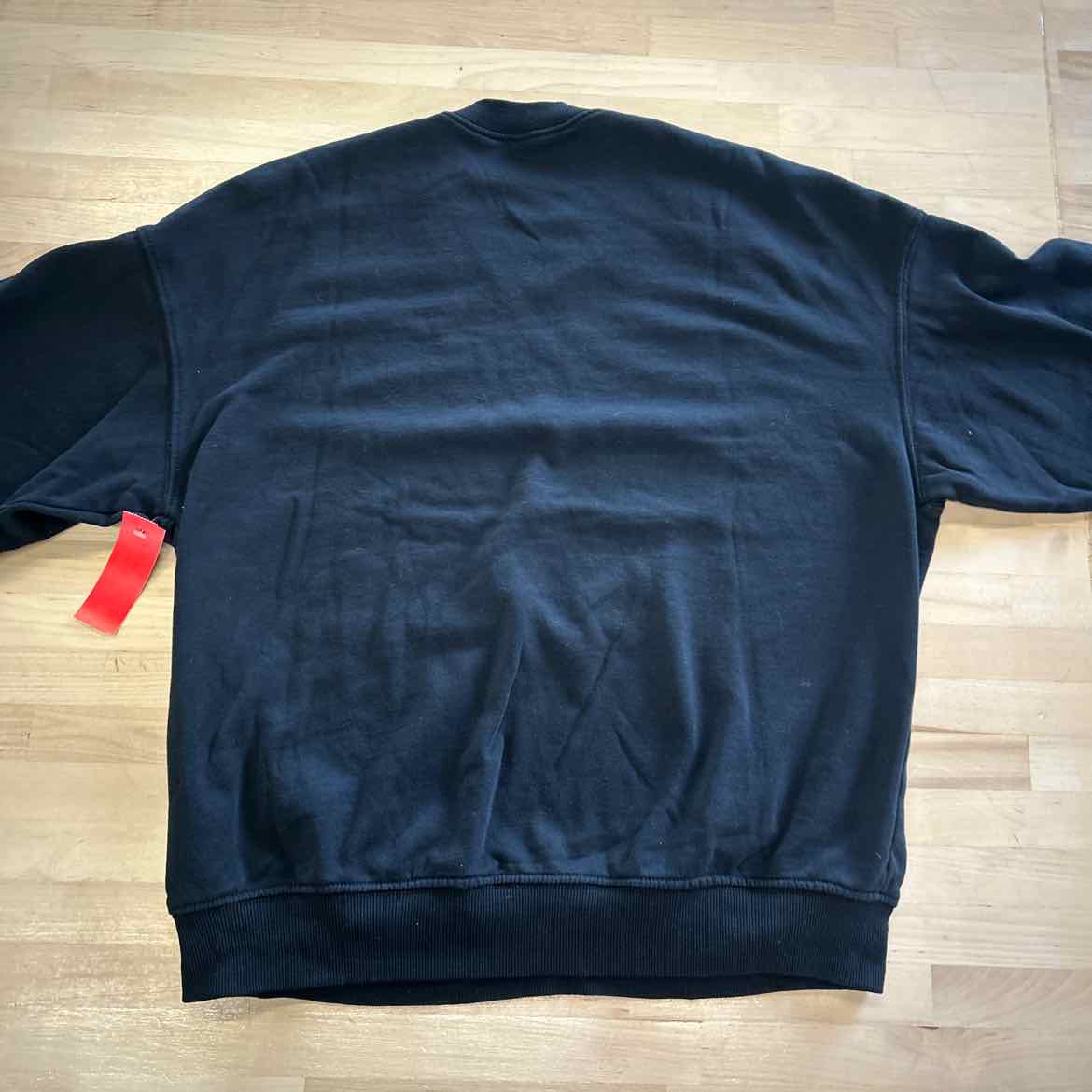 Divided Size S Black Preloved Long Sleeve