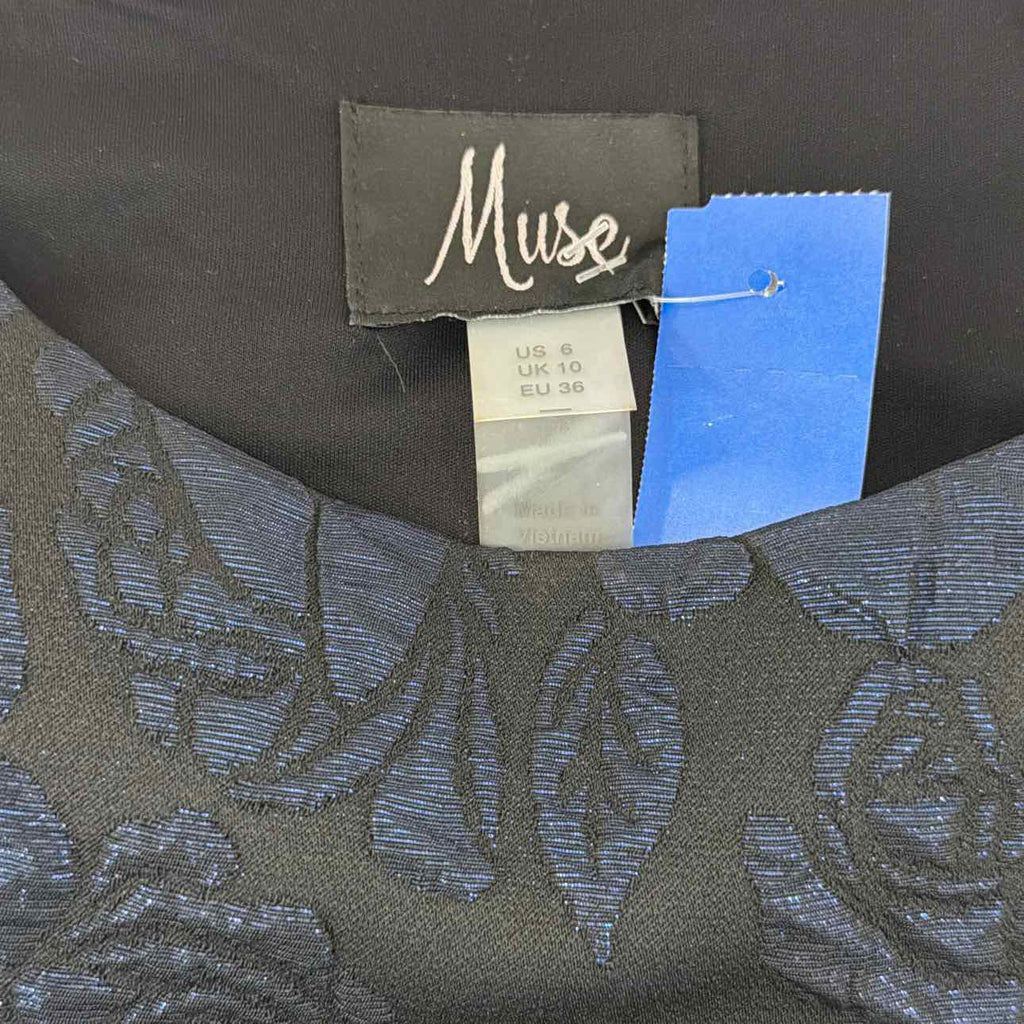 Muse Size 6 Textured-Rose Sleeveless Top - Black Blue