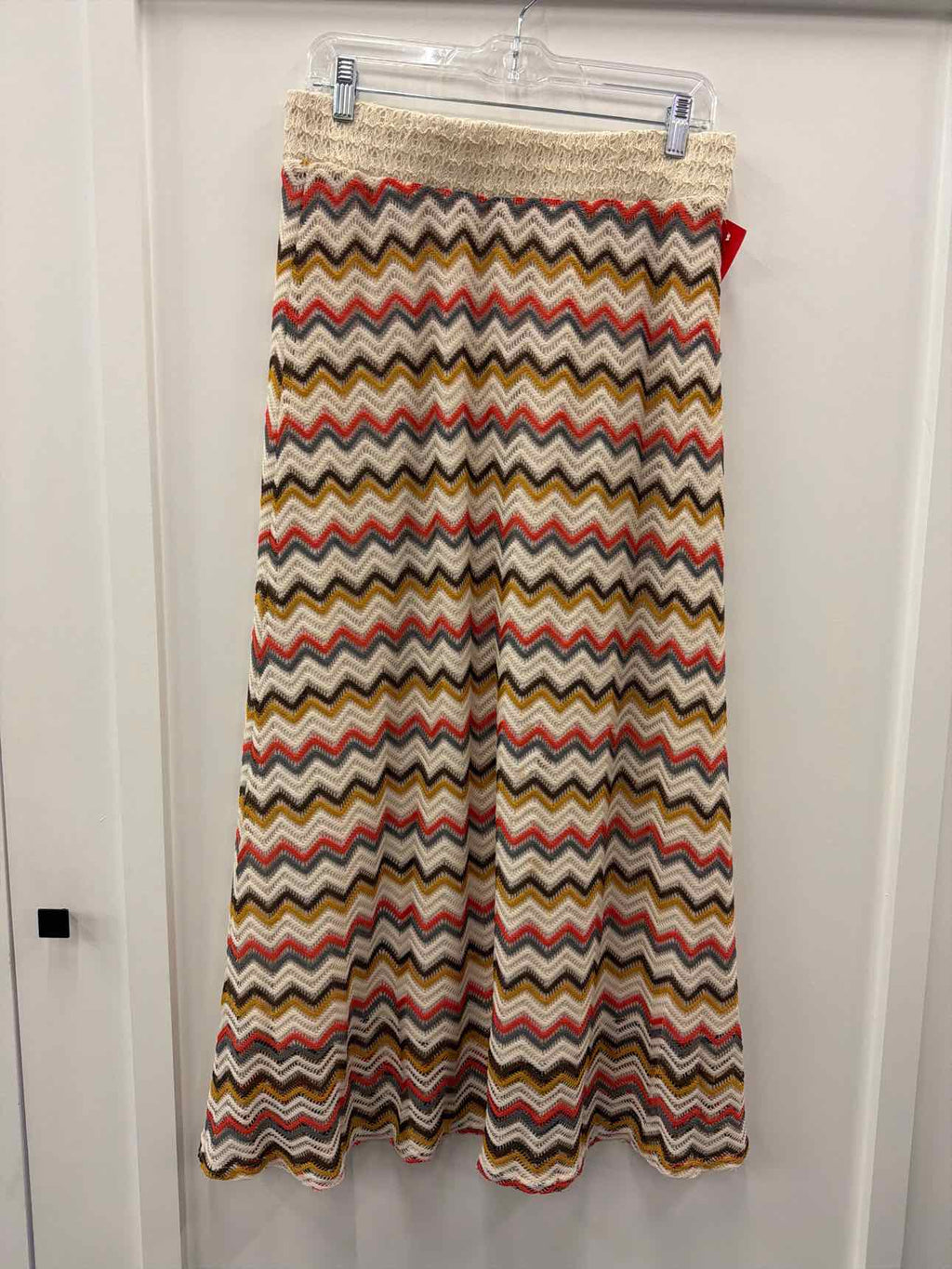 Lapis Size L Tan Used Skirt