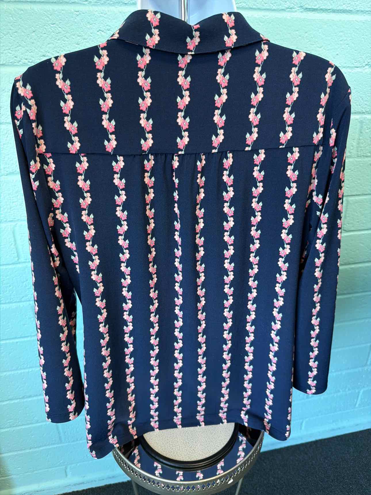 Charter Club Size M Blue & pink Blouse