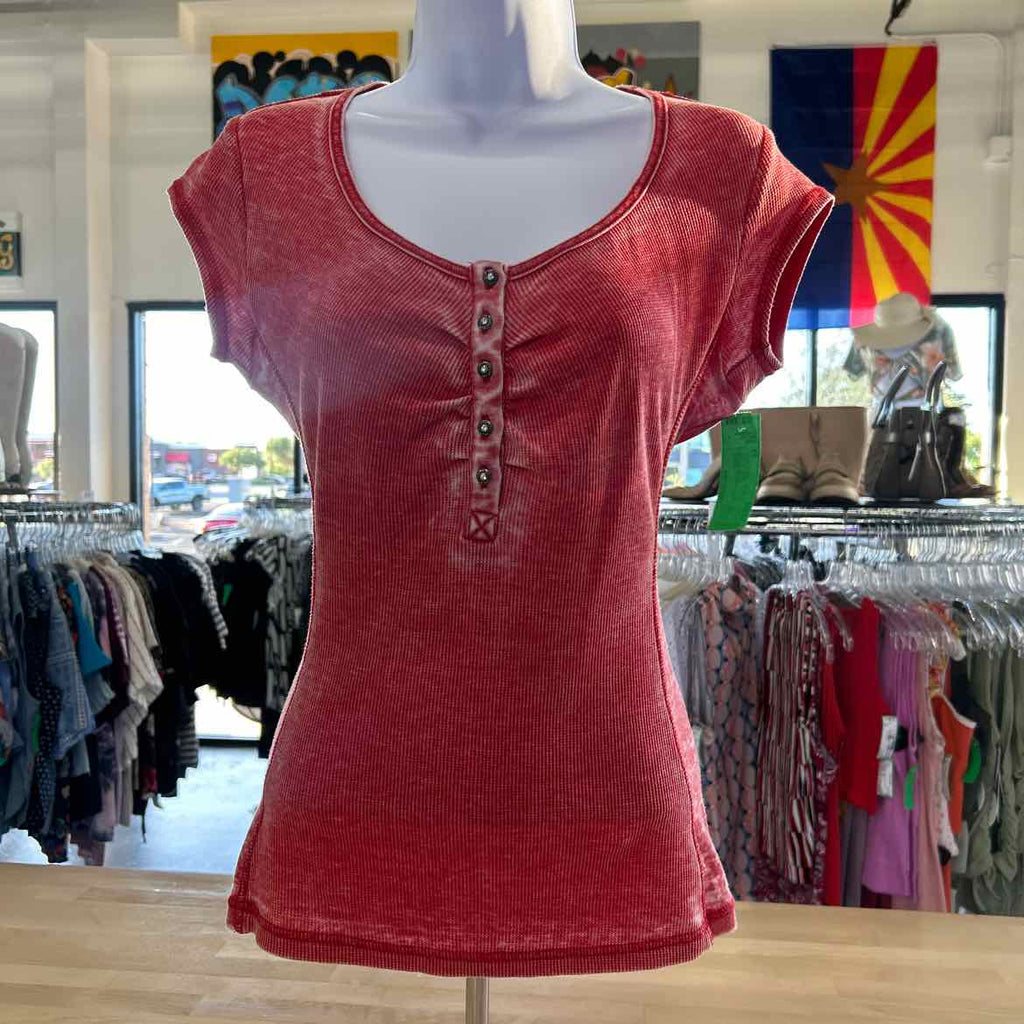 Guess Size XS Red Polyester Preloved T-Shirt SS