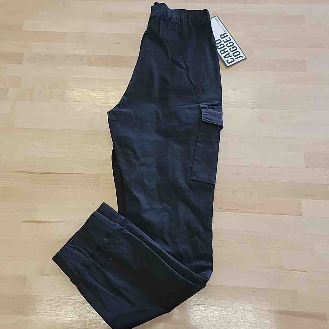 Almost Famous Size M Black cargo