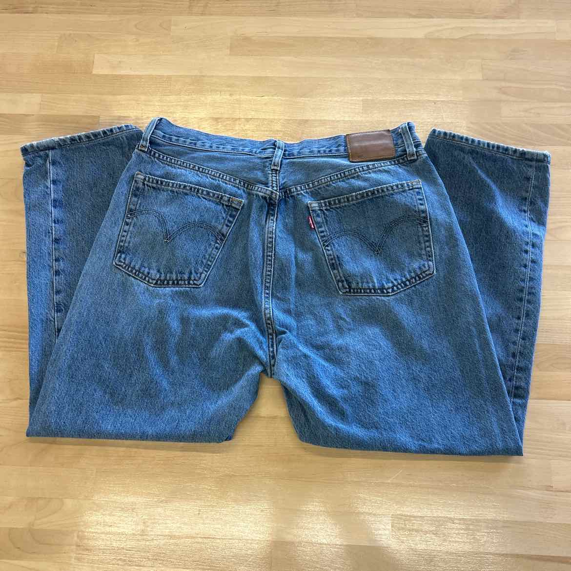 Levi's Size 32 Blue Jeans
