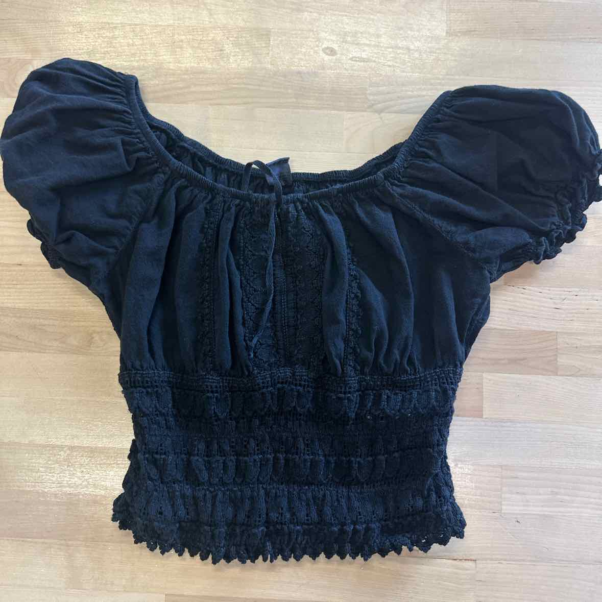 Blanco Size M Black Cotton Crop Top