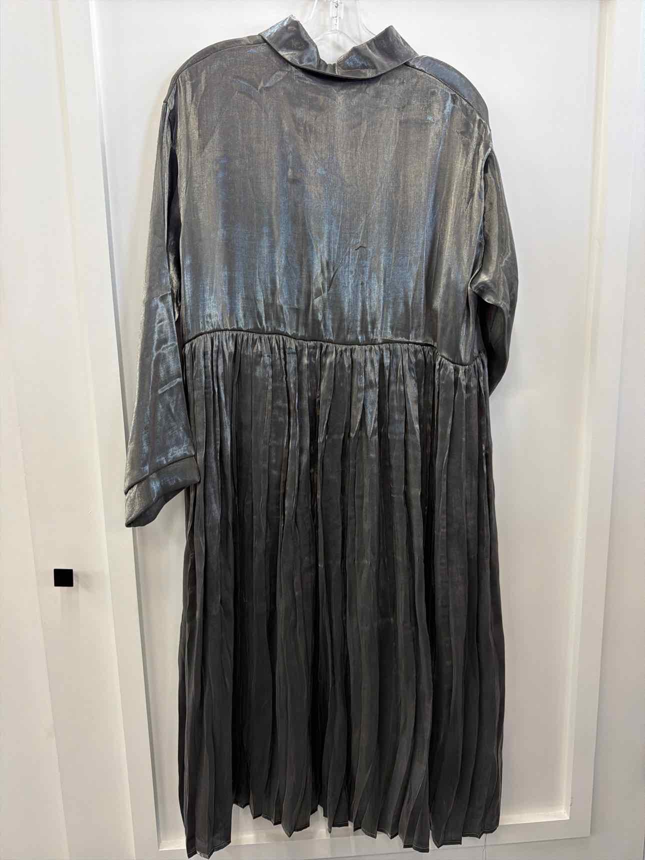 Zhouling Size XL Silver Dress